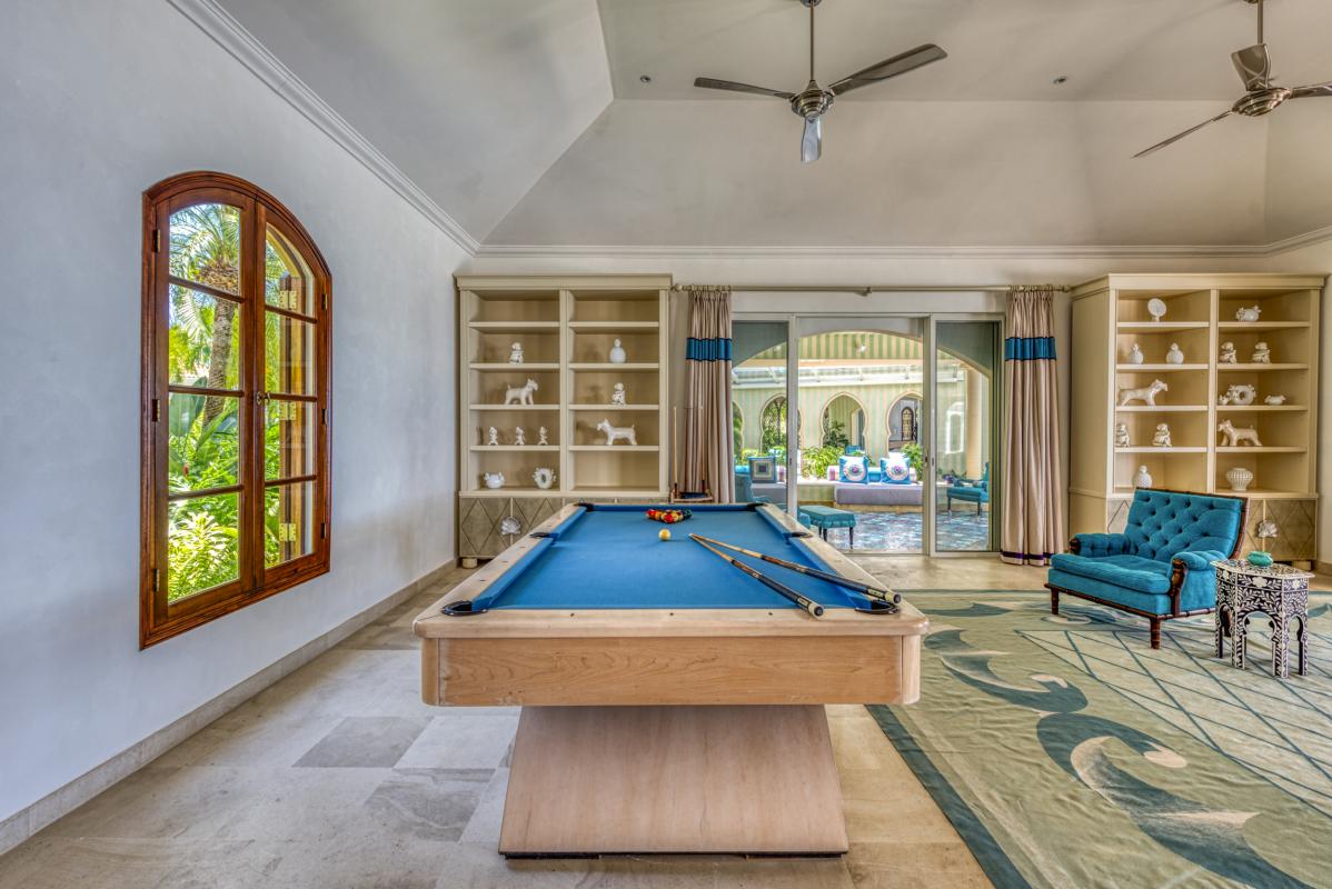 43 Location villa piscine vue mer Terres Basses Saint Martin_billard